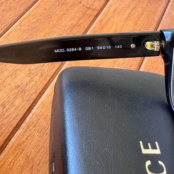 Versace eyeglass frames - Picture 3 of 4